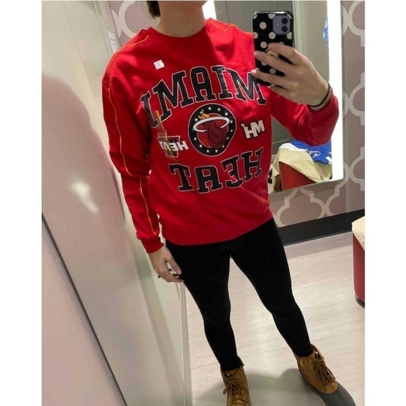 Women's Miami Heat NBA Graphic Sweatshirt
- Red nwt - Picture 4 of 4
